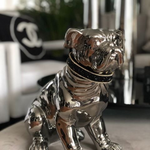 Fin bulldog skulptur