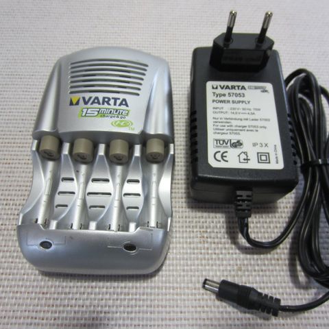 VARTA Hurtig Batterielader - For Oppladbar AA/AAA NiMh-Batterier