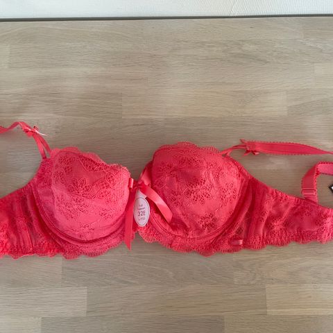 La Senza bh i korall, str. 70E