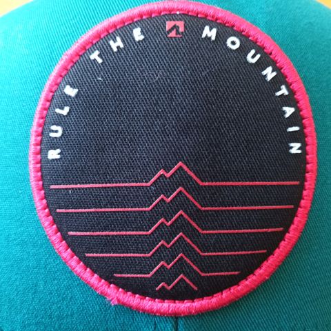 MARKER "Rule the Mountain" caps