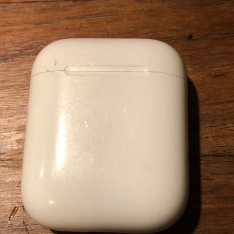 Apple Airpods 2  gen. originale (reservert til fredag 19de)