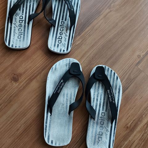 2 par Sandal 37 / 38  selger billig til 30 kr. Pr. Stk