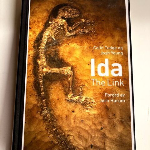 Ida. The link. Av Colin Tudge og Josh Young. Forord av Jørn Hurum