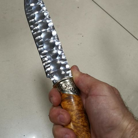 Veldig fin og kvalitets kniv til salgs