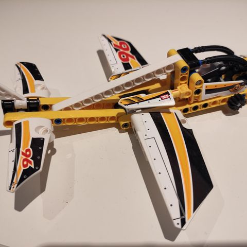 Display Team Jet (42044) fra Lego Technic