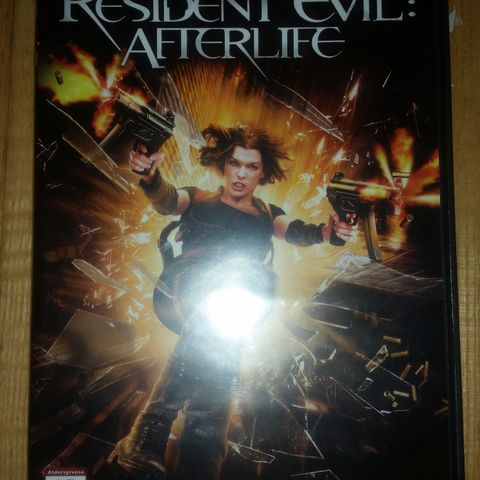 Resident Evil - Afterlife. ( Milla Jovovich)  fra 2011