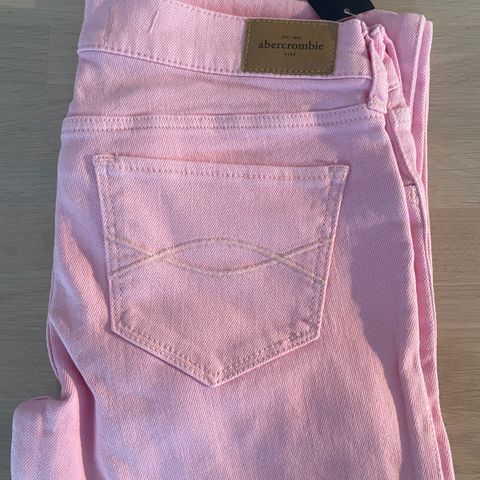 Abercrombie Kids jeans i lysrosa, str. S