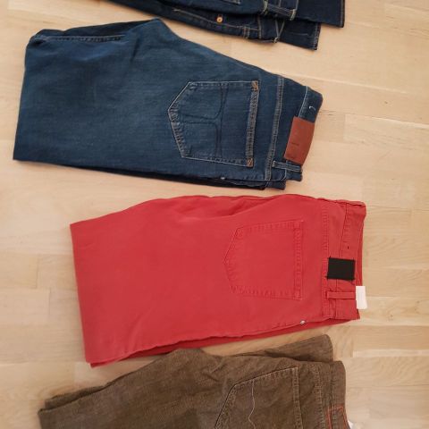 KUPP !!   LEE, LEVIS,NIKE... FOR BARE 549 ,- PER STK.