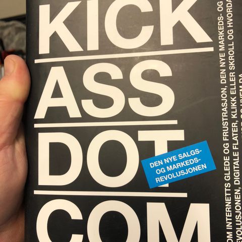 Boken Kick ass dot com av Kenneth Hansen til salgs.