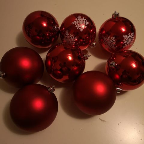 Julekuler. Mål 10 cm i diameter