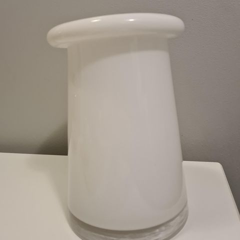 Nydelig glass vase.