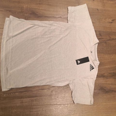 Ny Adidas T-shorte str M