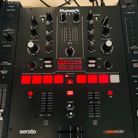 Numark Scratch Serato DJ-mikser