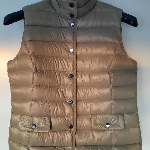 Helt ny dun vest,  Merke BLU.  Strl.40/L