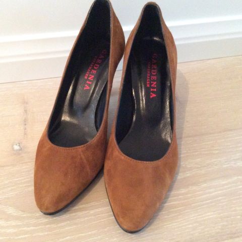 Lekre nye pumps fra Gardenia str. 36