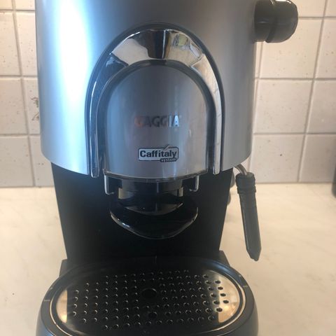 GAGGIA kapselmaskin  med melkeskummer