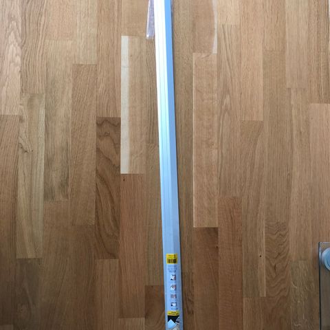 Ny Genesis overgangslist 43 mm matt alu, ca 108 cm. kr 100