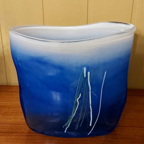 Stor Aqua vase fra Hadeland glassverk. 25,5 cm