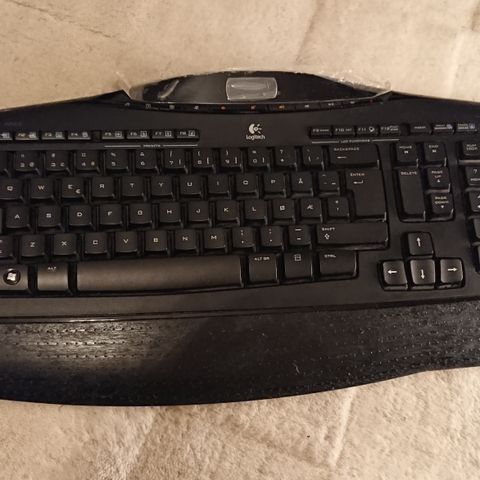 Logitech MX 3200 trådløst tastatur