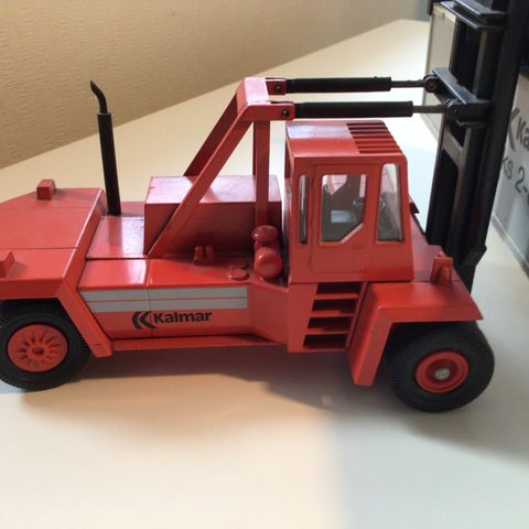 KALMAR FORKLIFT TRUCKS. UNLIMITED Skala 1:50•Conrad.I eske.Original.