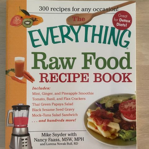 Boken «The Everything Raw Food Recipe Book»