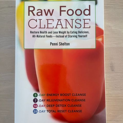 Boken «Raw Food Cleanse» av Penni Shelton