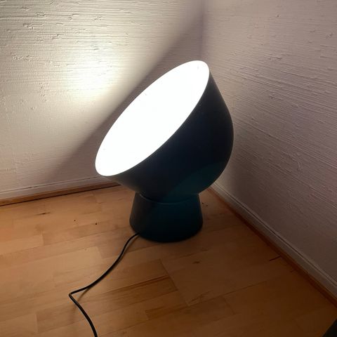 IKEA lampe selges billig!