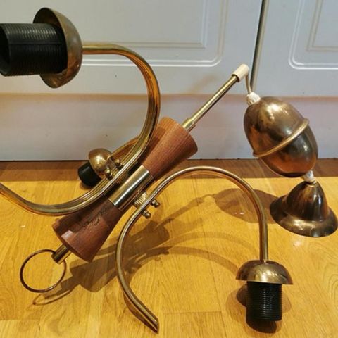 Vintage 3 armet taklampe i teak og messing fra T. Røste&Co