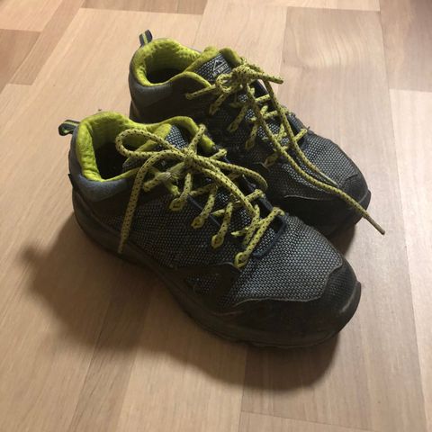 Gore-tex sko str 34 selges