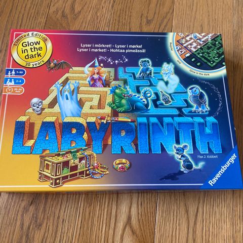 Meget pent brukt spill! Populært og morsomt:Labyrinth-lyser i mørket. Fra 7-99år