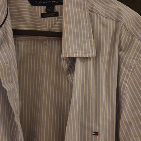 Tommy Hilfiger skjorter str S og M