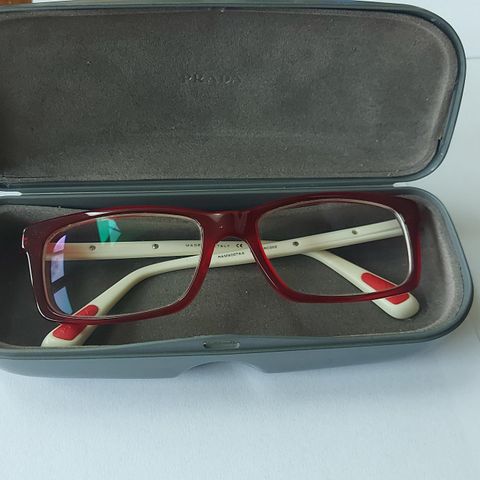 Prada briller