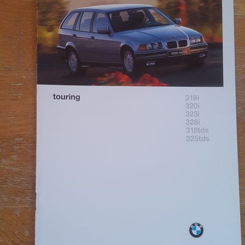 Brosjyre BMW 318i, 320i, 323i, 328i, 318tds, 325tds Touring utgave 2/1996