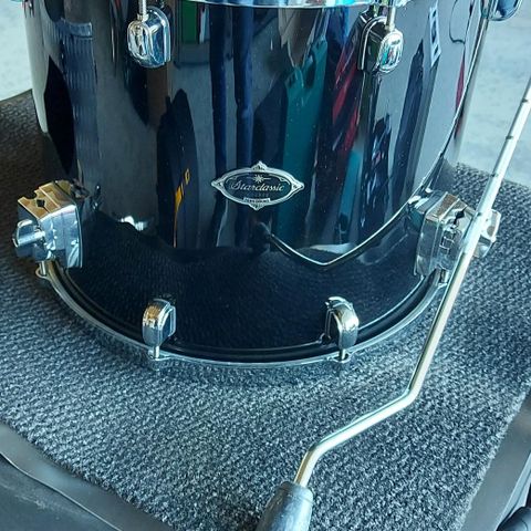 Ønskes kjøpt: Tama Starclassic 16" eller 18" Floor Tom, Piano Black