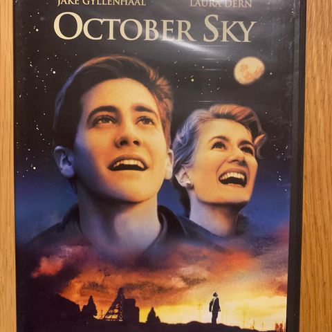 October Sky (ny i plast), norsk tekst