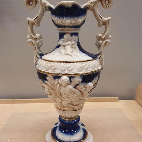 Vakker vintage vase tilsalgs.