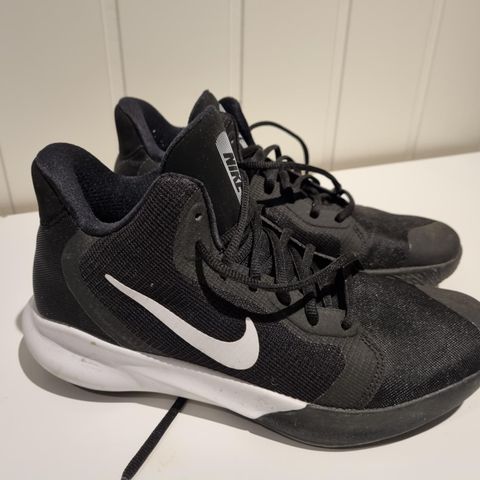 Nike basketsko