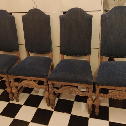 4 gamle stoler