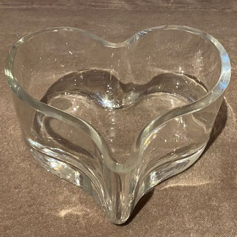 Hjerteformet glassskål