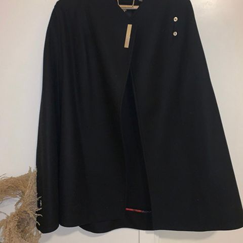 TED BAKER poncho