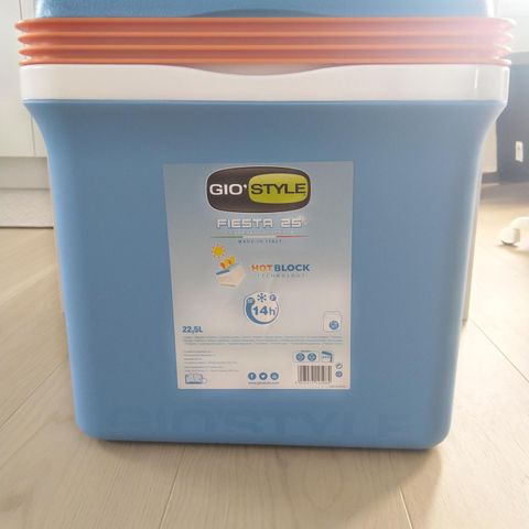 Gio Style Cooler Box