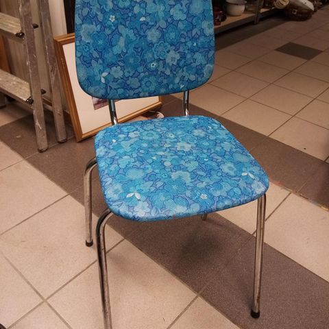 Blomstrete Retro stol fra 70-tallet