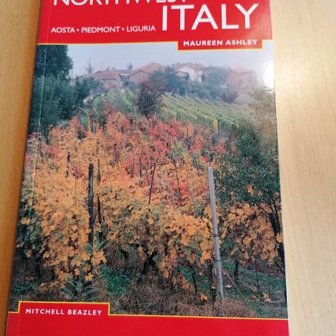 Bok: Touring in Wine country Northwest Italy