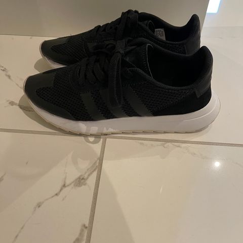 Adidas Los Angeles Sneakers