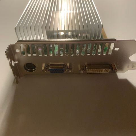 Retro Geforce 8600GT 512Mb Vifteløs