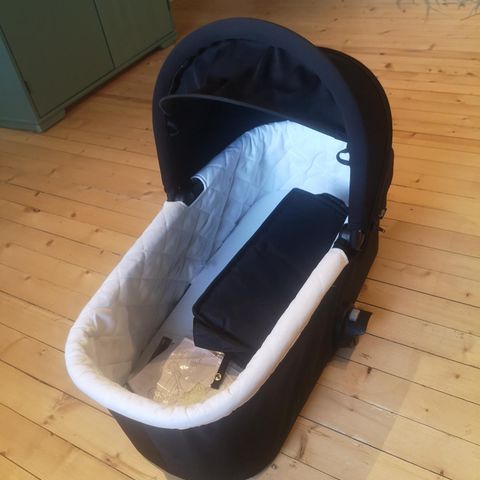 Baby Jogger Deluxe Pram