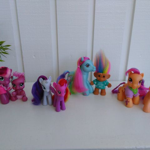 My Little Pony fra Hasbro og et lykketroll, Et par igjen. :)