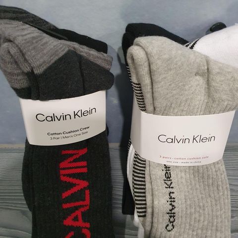 2 flotte søker sett fra Calvin Klein