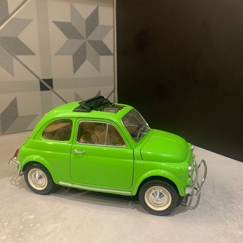 Fiat 500 1:18