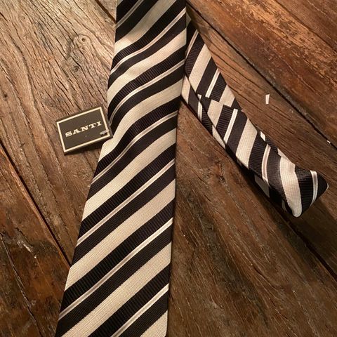 slips fra Santi ,100 % silke, frakt kr 30-.